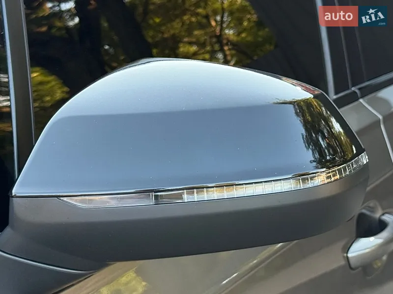 Audi Q7 2017 VIN WA1VAAF72JD011146 фото оголошення 16 з 118