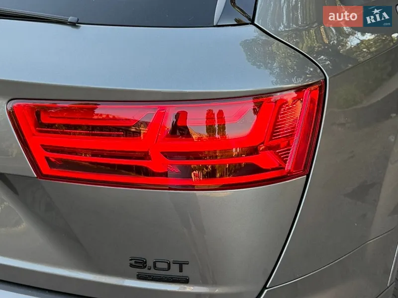 Audi Q7 2017 VIN WA1VAAF72JD011146 фото оголошення 31 з 118