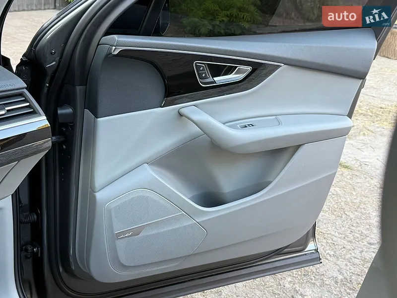 Audi Q7 2017 VIN WA1VAAF72JD011146 фото оголошення 61 з 118