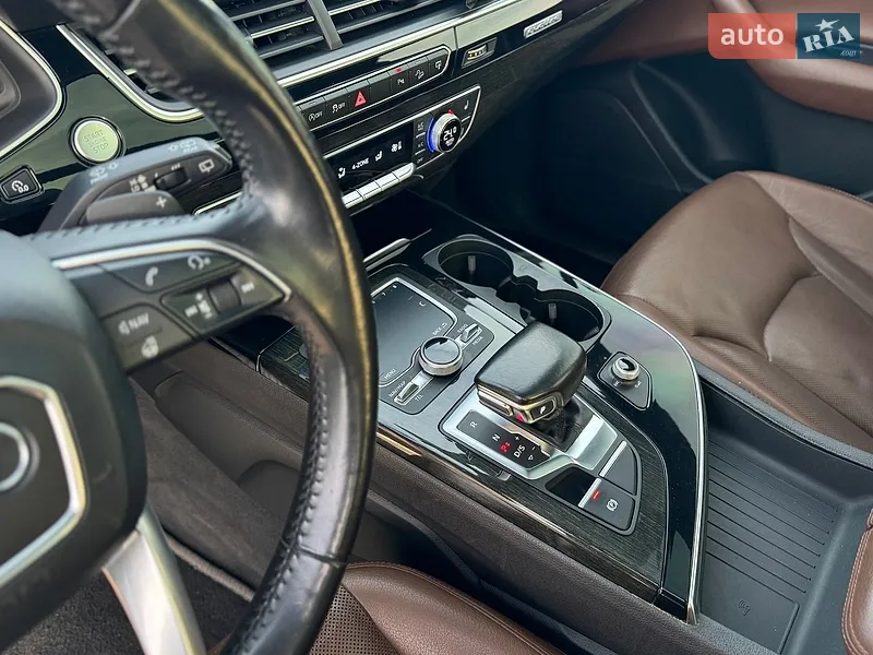 Audi Q7 2016 VIN WA1LAAF70HD024401 фото оголошення 9 з 56