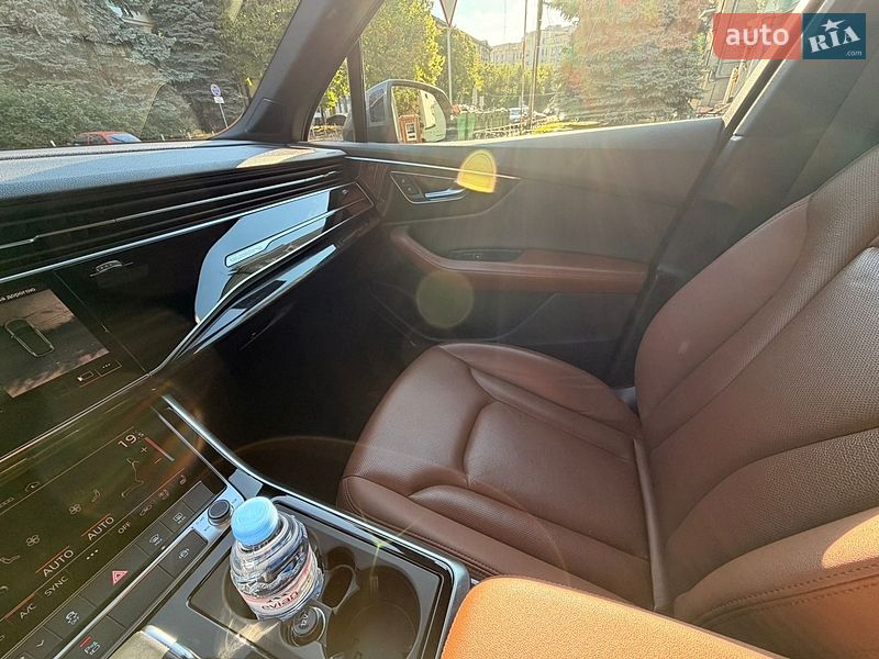 Позашляховик / Кросовер Audi Q7 2020 в Дніпрі фото 17 Позашляховик / Кросовер Audi Q7 2020 в Дніпрі
