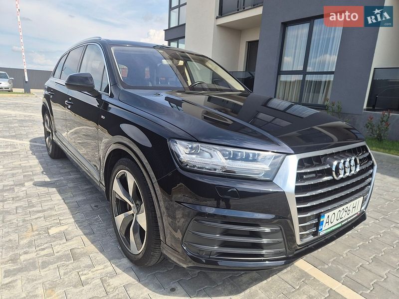 Позашляховик / Кросовер Audi Q7 2015 в Ужгороді