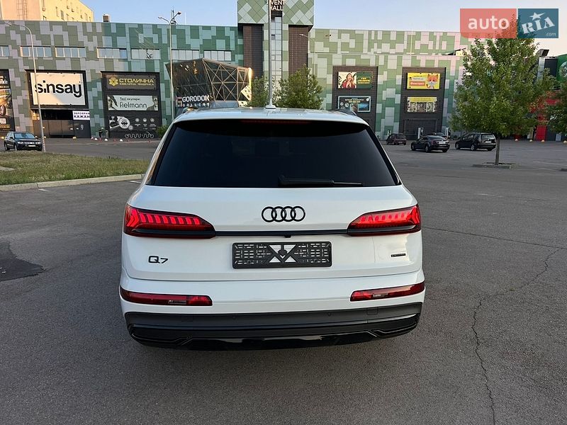 Позашляховик / Кросовер Audi Q7 2022 в Києві