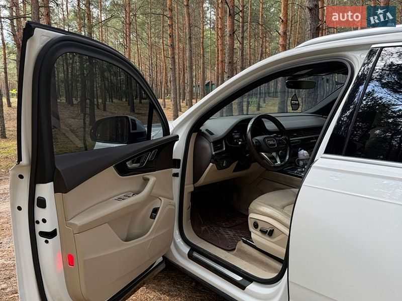 Позашляховик / Кросовер Audi Q7 2016 в Львові