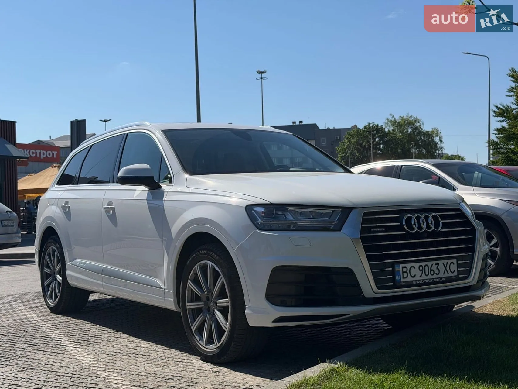 Audi Q7 2018 VIN WA1VAAF72JD038878 фото оголошення 12 з 53