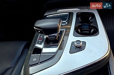Позашляховик / Кросовер Audi Q7 2017 в Полтаві
