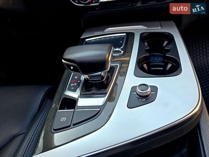 Позашляховик / Кросовер Audi Q7 2017 в Полтаві