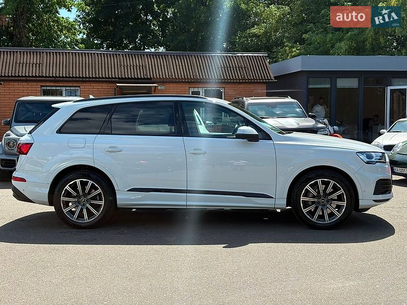 Внедорожник / Кроссовер Audi Q7 2022 в Киеве