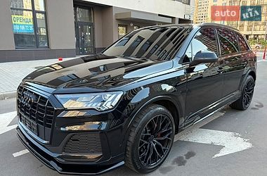 Позашляховик / Кросовер Audi Q7 2021 в Києві