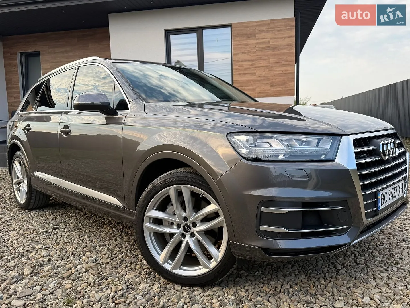 Audi Q7 2018 VIN WA1VAAF77JD032140 фото оголошення 9 з 117