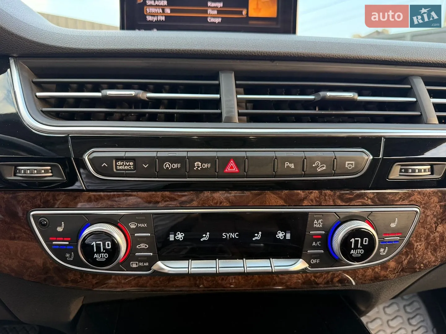 Audi Q7 2018 VIN WA1VAAF77JD032140 фото оголошення 93 з 117