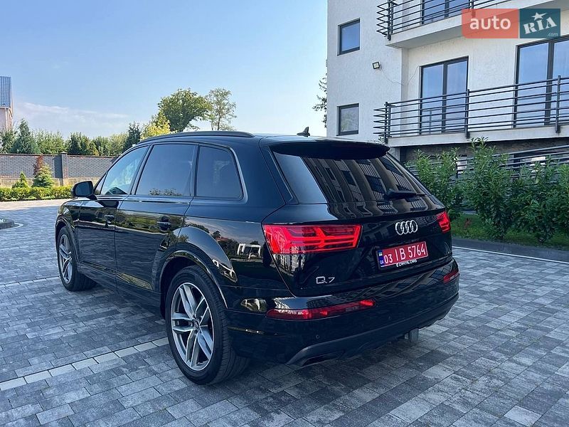 Внедорожник / Кроссовер Audi Q7 2018 в Мукачево