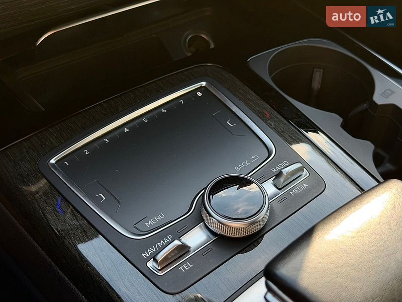 Внедорожник / Кроссовер Audi Q7 2015 в Киеве