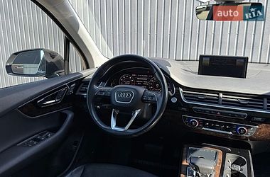 Позашляховик / Кросовер Audi Q7 2017 в Мукачевому
