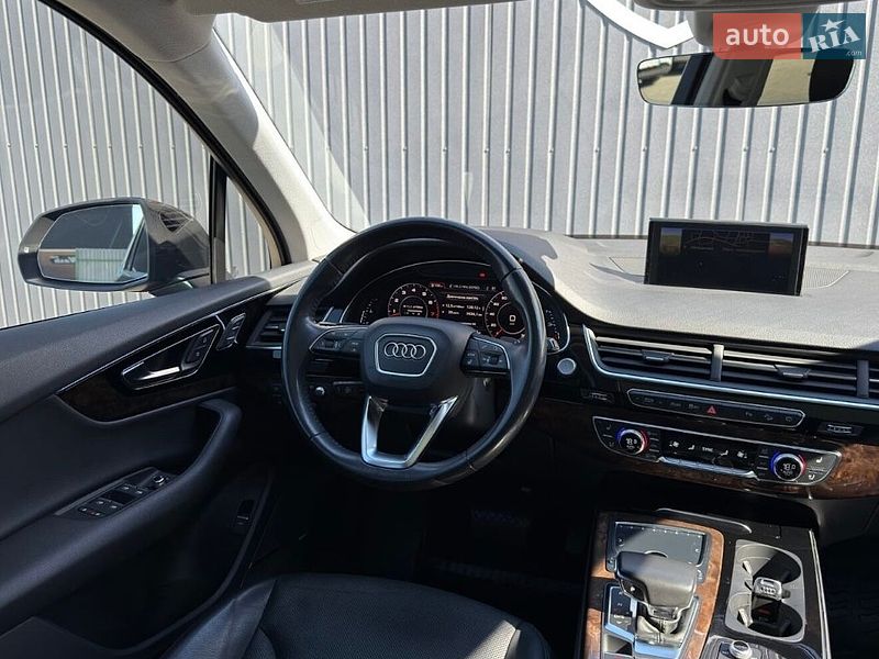 Позашляховик / Кросовер Audi Q7 2017 в Мукачевому