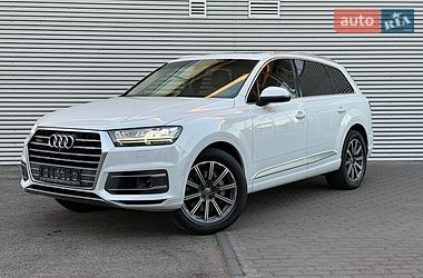 Позашляховик / Кросовер Audi Q7 2017 в Рівному