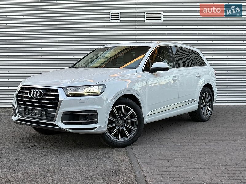 Позашляховик / Кросовер Audi Q7 2017 в Рівному