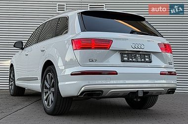Позашляховик / Кросовер Audi Q7 2017 в Рівному