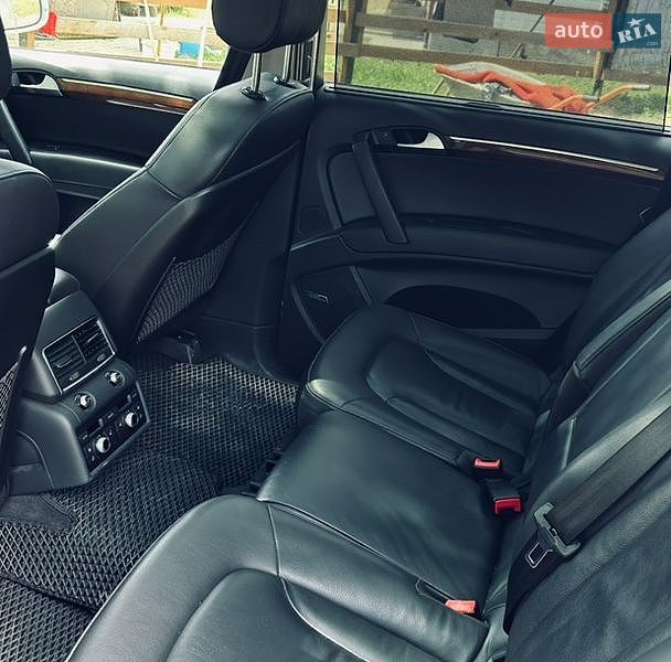 Позашляховик / Кросовер Audi Q7 2014 в Верховині