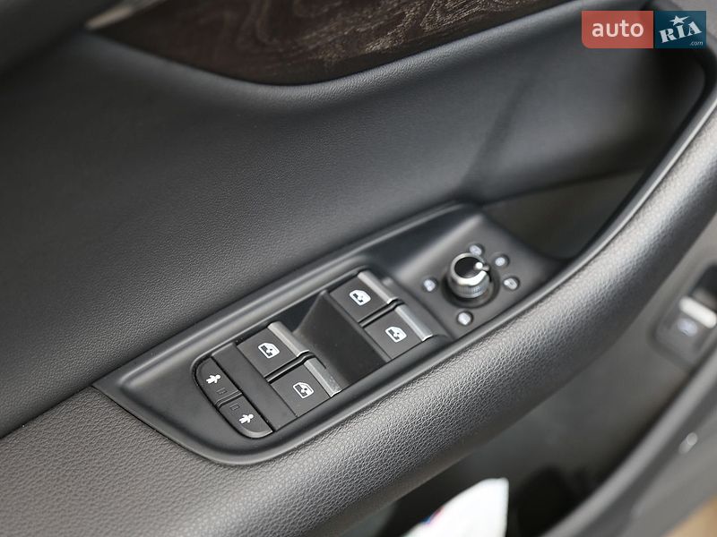 Позашляховик / Кросовер Audi Q7 2019 в Києві