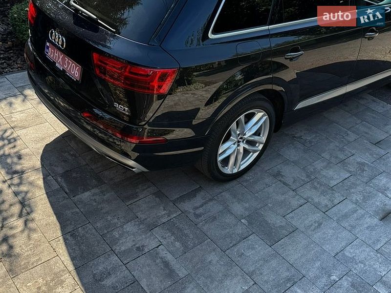 Позашляховик / Кросовер Audi Q7 2017 в Києві