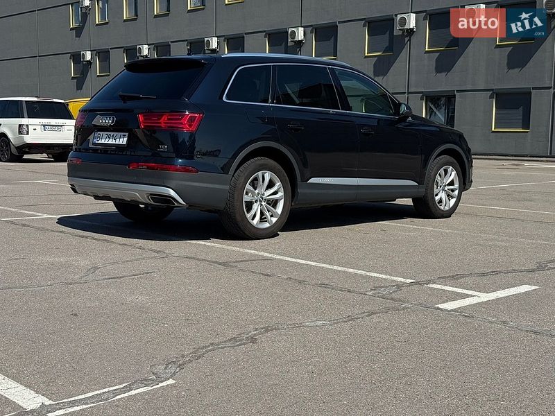 Внедорожник / Кроссовер Audi Q7 2016 в Киеве
