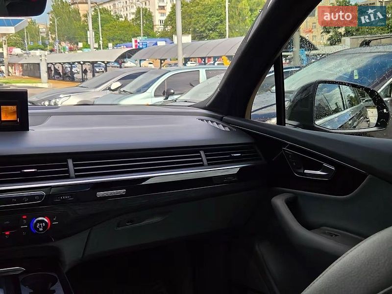 Позашляховик / Кросовер Audi Q7 2018 в Києві
