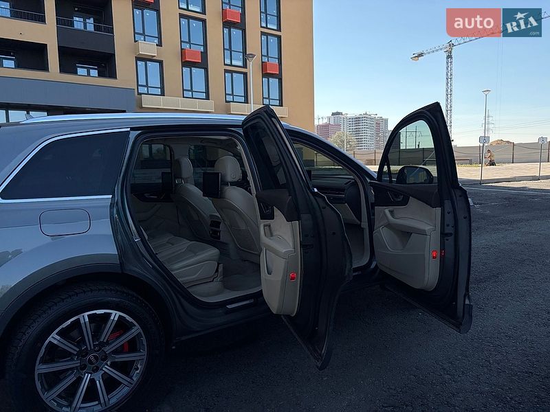 Внедорожник / Кроссовер Audi Q7 2016 в Киеве