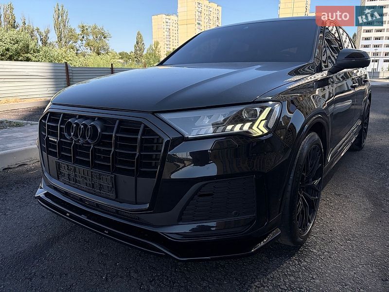 Внедорожник / Кроссовер Audi Q7 2021 в Киеве