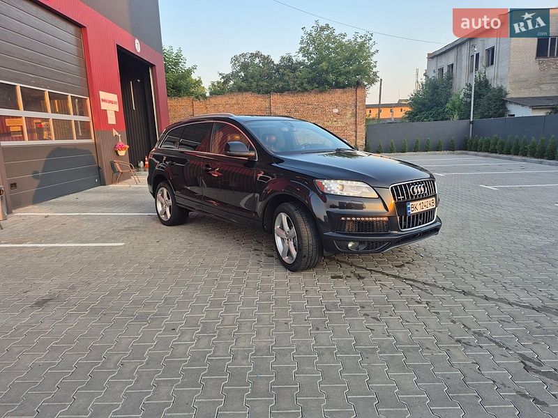 Внедорожник / Кроссовер Audi Q7 2015 в Ровно