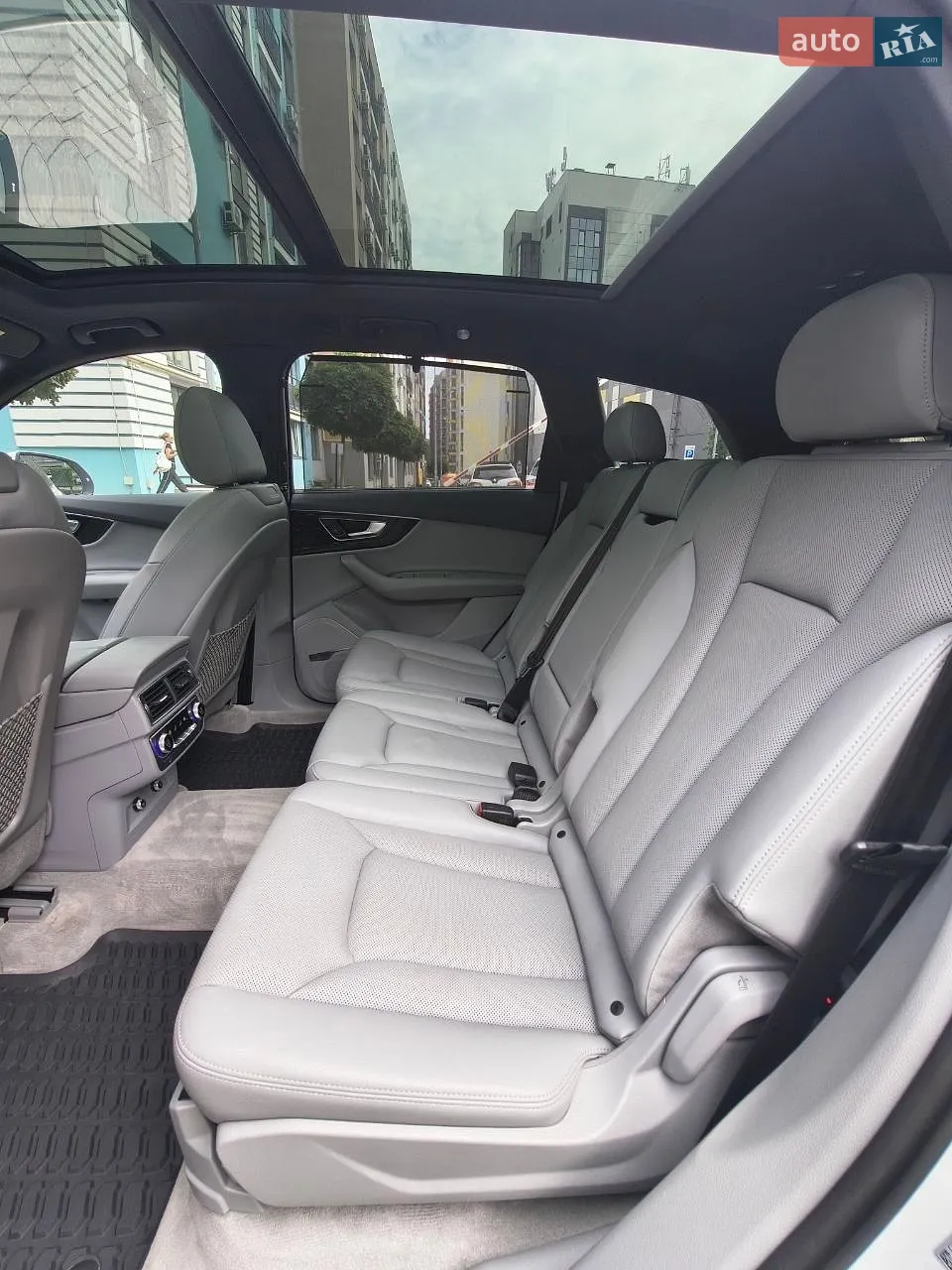 2019 Audi Q7 - мініатюра 12