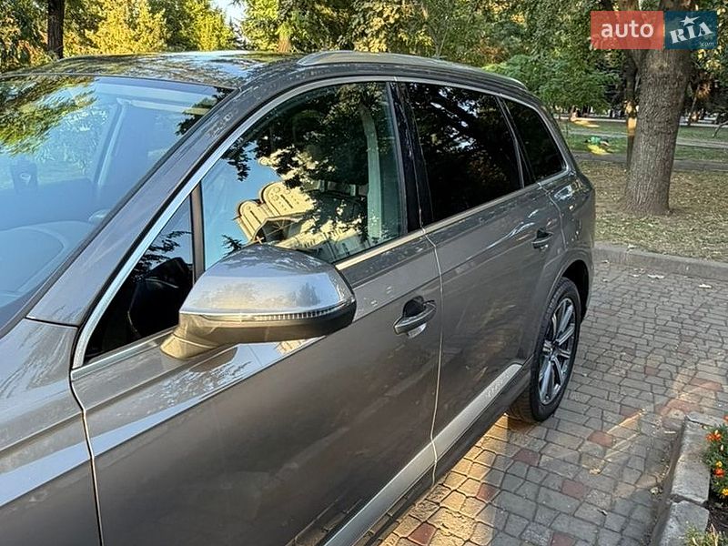 Позашляховик / Кросовер Audi Q7 2017 в Дніпрі фото 7 Позашляховик / Кросовер Audi Q7 2017 в Дніпрі