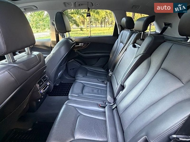 Позашляховик / Кросовер Audi Q7 2017 в Дніпрі фото 15 Позашляховик / Кросовер Audi Q7 2017 в Дніпрі