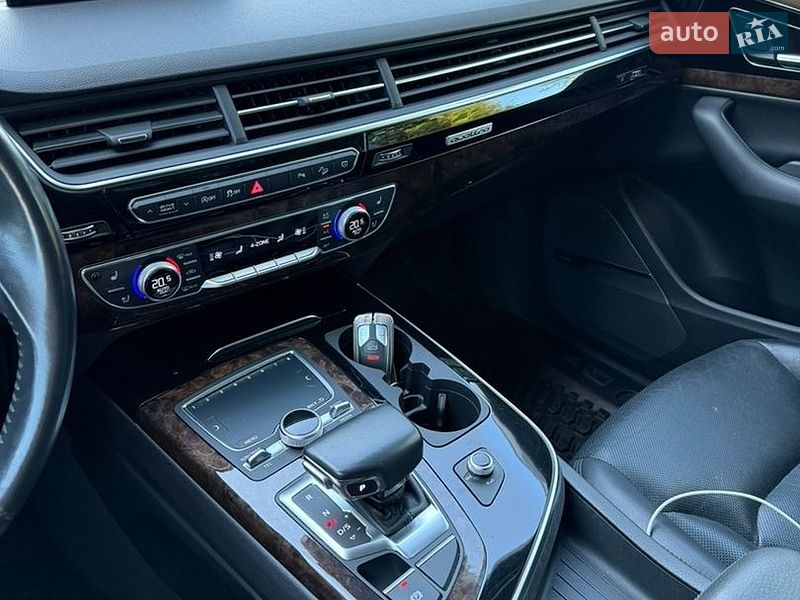 Позашляховик / Кросовер Audi Q7 2017 в Дніпрі фото 17 Позашляховик / Кросовер Audi Q7 2017 в Дніпрі