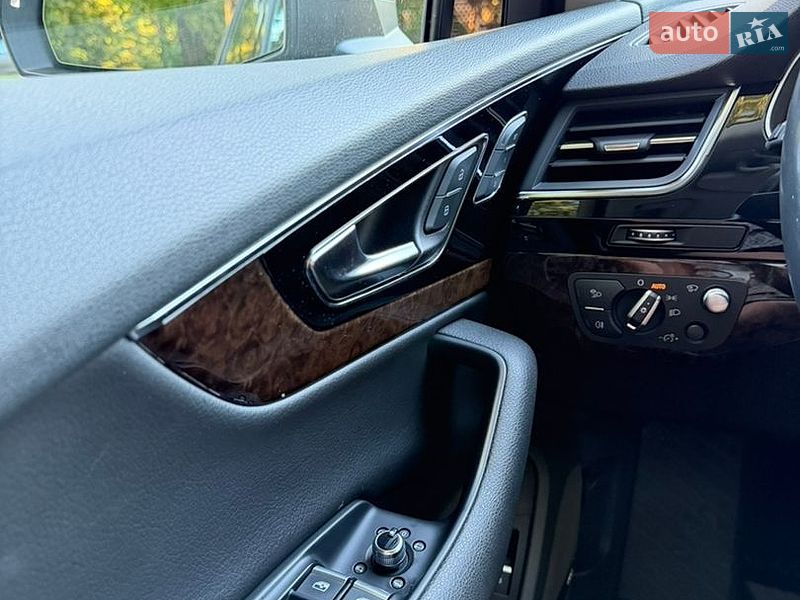 Позашляховик / Кросовер Audi Q7 2017 в Дніпрі фото 21 Позашляховик / Кросовер Audi Q7 2017 в Дніпрі