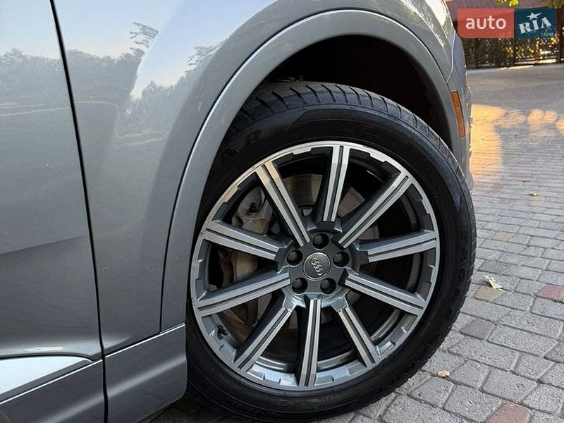 Позашляховик / Кросовер Audi Q7 2017 в Дніпрі фото 30 Позашляховик / Кросовер Audi Q7 2017 в Дніпрі