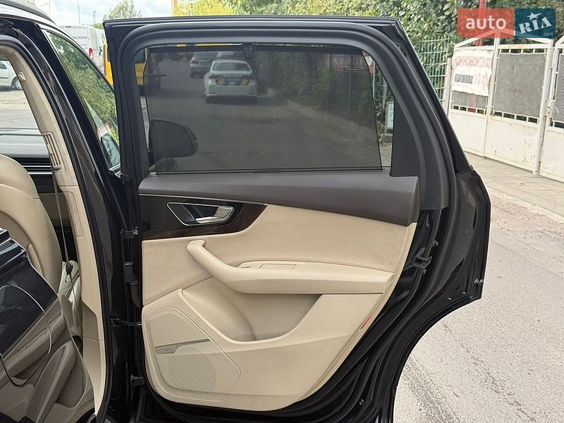 Позашляховик / Кросовер Audi Q7 2016 в Львові