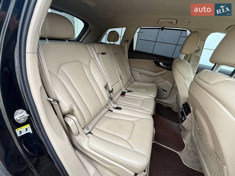 Позашляховик / Кросовер Audi Q7 2016 в Львові