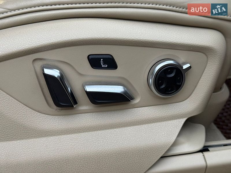 Позашляховик / Кросовер Audi Q7 2016 в Львові