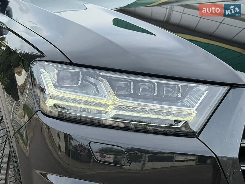 Позашляховик / Кросовер Audi Q7 2016 в Львові