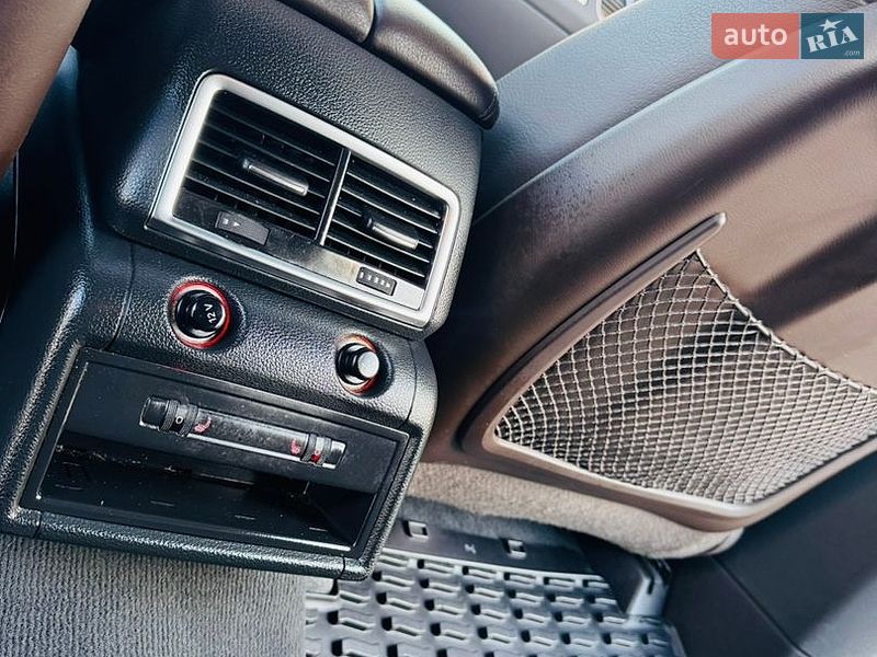 Позашляховик / Кросовер Audi Q7 2014 в Тячеві