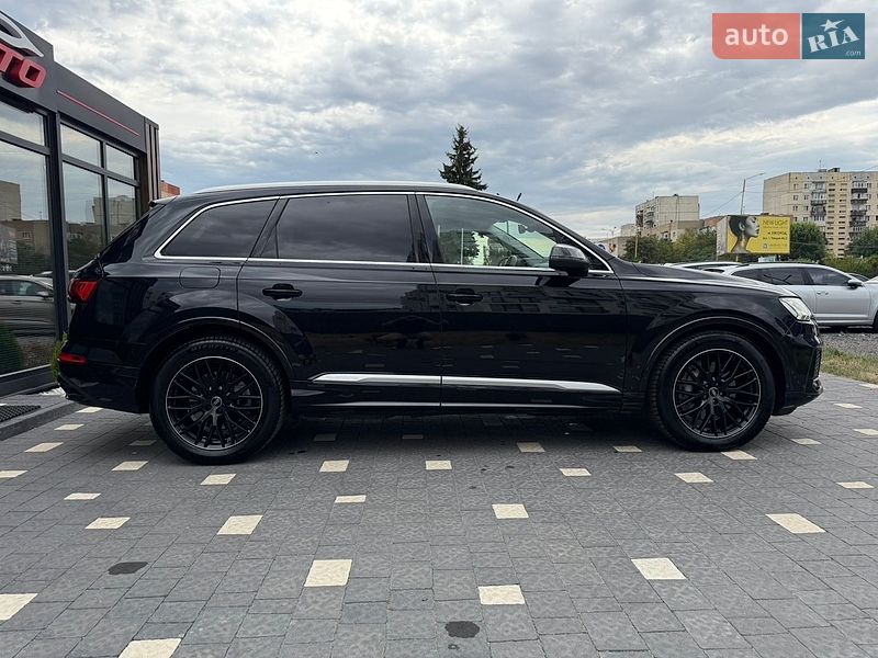 Позашляховик / Кросовер Audi Q7 2019 в Ужгороді