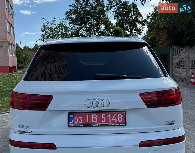 Внедорожник / Кроссовер Audi Q7 2016 в Луцке