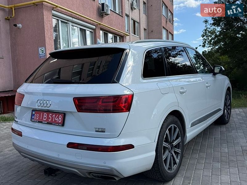 Внедорожник / Кроссовер Audi Q7 2016 в Луцке