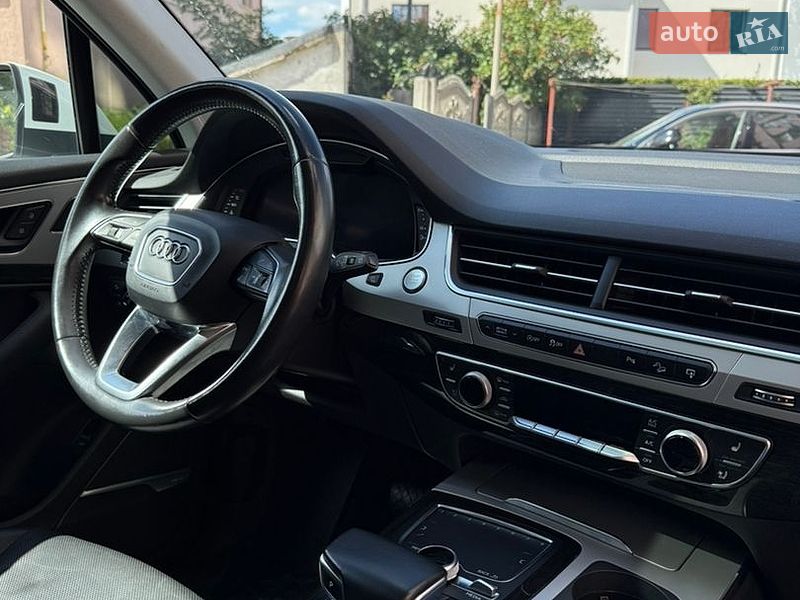 Внедорожник / Кроссовер Audi Q7 2016 в Луцке