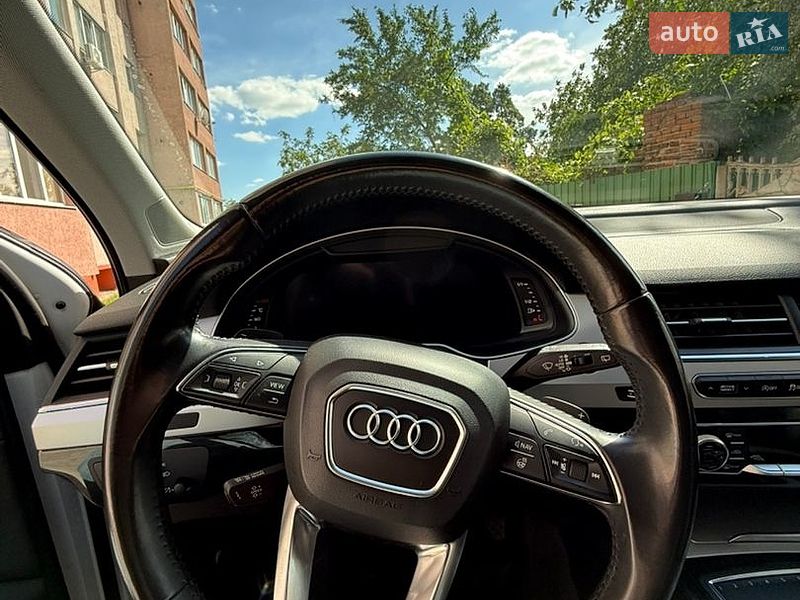 Внедорожник / Кроссовер Audi Q7 2016 в Луцке