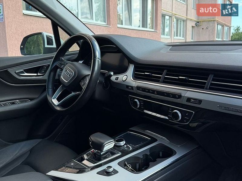 Внедорожник / Кроссовер Audi Q7 2016 в Луцке