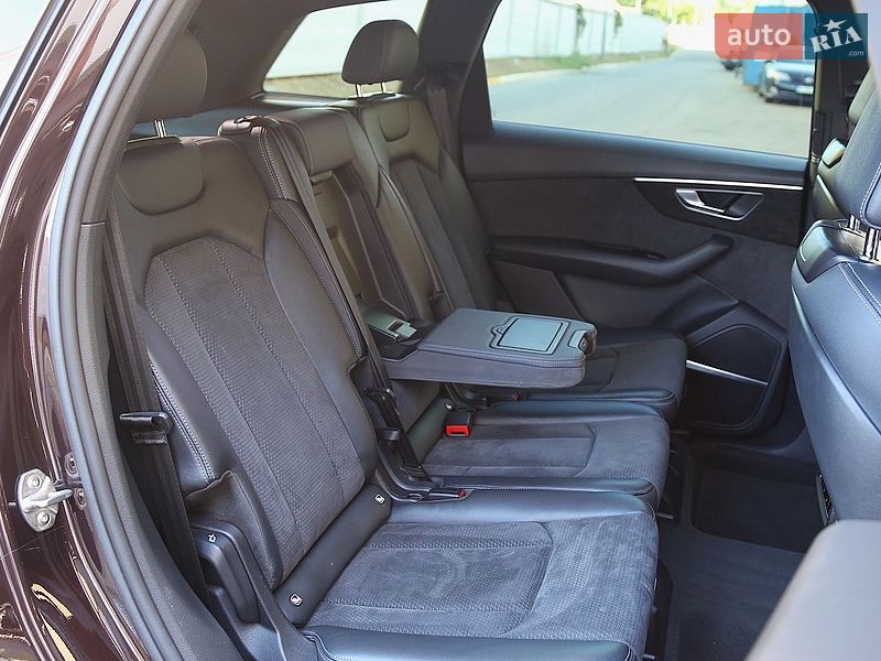 Внедорожник / Кроссовер Audi Q7 2022 в Киеве