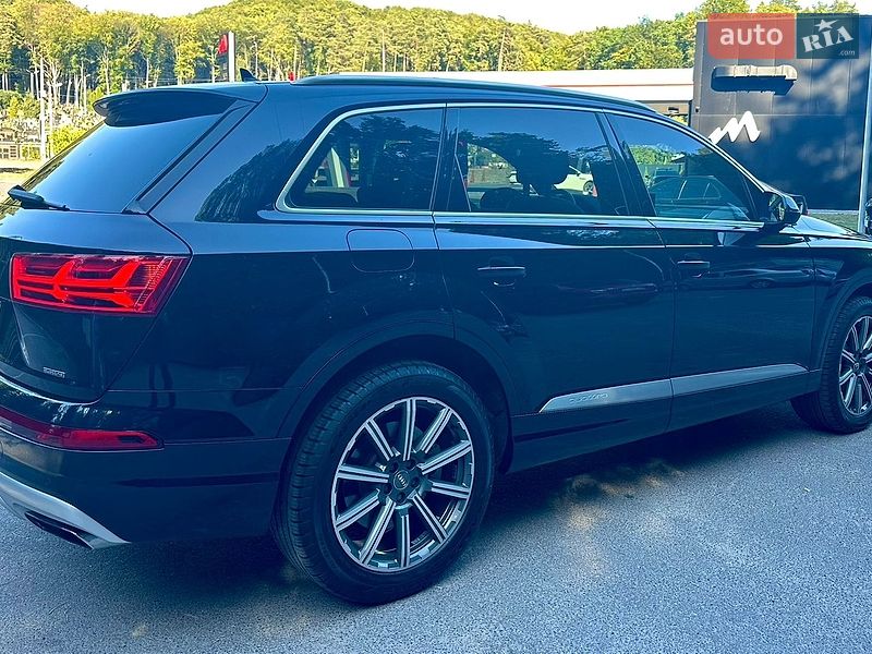 Позашляховик / Кросовер Audi Q7 2017 в Львові