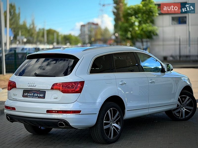 Позашляховик / Кросовер Audi Q7 2013 в Миколаєві